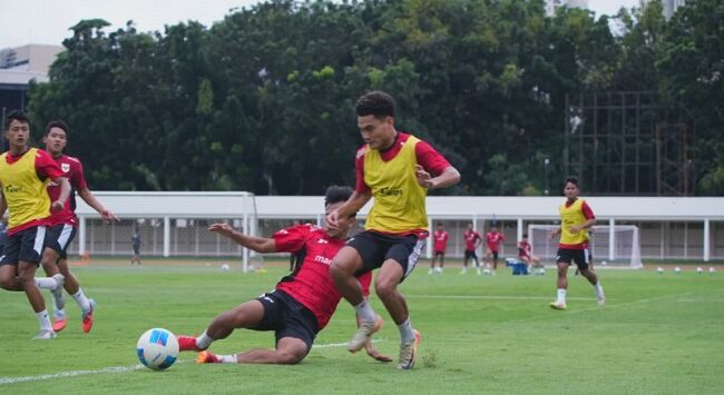 Timnas Indonesia U-22 menggelar latihan di Stadion Madya, Jakarta, Selasa (11/11/2025) sebagai persiapan menuju SEA Games 2025. Foto : Dokumentasi PSSI

