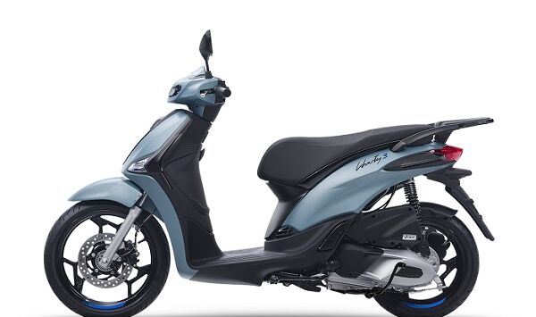 Piaggio Liberty S Blu Ardesia. PT Piaggio Indonesia dengan bangga memperkenalkan generasi terbaru Piaggio Liberty S 2025, yang menghadirkan standar baru bagi para pengendara yang mengutamakan kepraktisan, kenyamanan, kemudahan serta desain futuristik untuk mobilitas perkotaan. Foto : Dokumentasi PT Piaggio Indonesia

