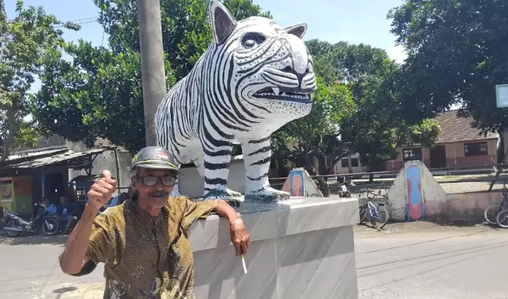 Alhamdulillah Ada Berkah dari Patung Kuda Nil, eh Macan Putih