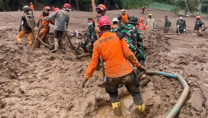 Operasi SAR Hari Keenam Longsor di Kampung Pasir Kuning Desa Pasirlangu Cisarua KBB, Tiga Korban Kembali Ditemukan