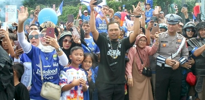 Syukuran Hattrick Persib Bandung, Wang Profesional Reflexology dan Bekam Gratiskan Terapi untuk Bobotoh